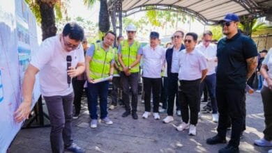 Bupati Wayan Adi Arnawa bersama Wabup Bagus Alit Sucipta saat meninjau proyek strategis Pengendali Banjir di wilayah Kecamatan Kuta