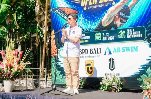 Bupati Wayan Adi Arnawa membuka, Badung Finswimming Open 2026 Piala Bupati Badung 2026 di Kolam Renang Tirta Arum, Desa Blahkiuh, Abiansemal