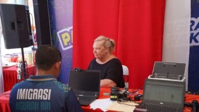 Kantor Imigrasi Kelas I Khusus TPI Ngurah Rai berpartisipasi dalam Bazaar Pelayanan Publik Tahun 2026 yang digelar di Pasar Seni Kuta