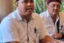 Kasubag Humas Perumda TAB, I Putu Wahyu Untung Suardana (Kiri)