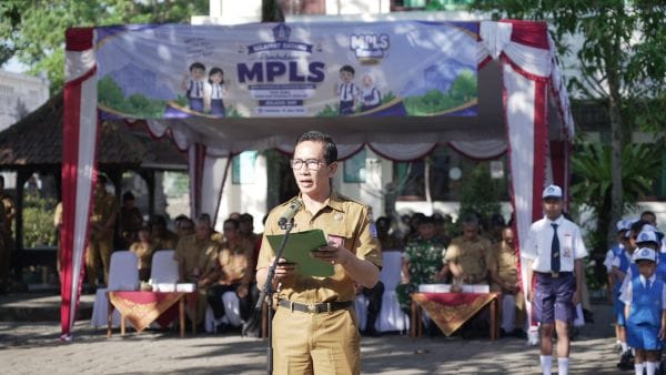 Kepala Disdikpora Badung, I Gusti Made Dwipayana saat membuka MPLS Ramah 2026-2027