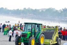 Ketua DPRD Badung ikut bersih-bersih di Pantai Kuta