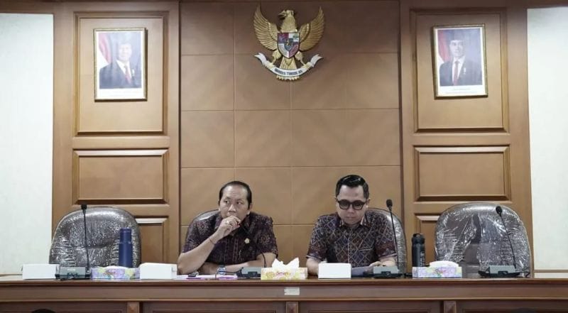 Ketua Panitia Khusus (Pansus) DPRD Kabupaten Badung, I Made Rai Wirata, memimpin rapat kerja lanjutan Panitia Khusus (Pansus) DPRD Kabupaten Badung