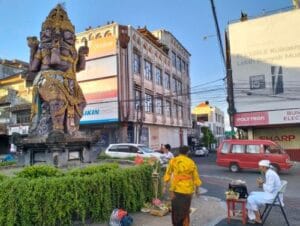 Patung catur Muka lama yang sudah dipralina dan dibongkar