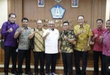 Putu Parwata memimpin rapat kerja lanjutan pembahasan Rancangan Peraturan DPRD tentang Tata Beracara Badan Kehormatan