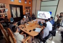 Rapat evaluasi rekayasa lalau lintas jalan Pecatu-Uluwatu yang digelar di Ruang Rapat Kepala Dinas Perhubungan, Puspem Badung