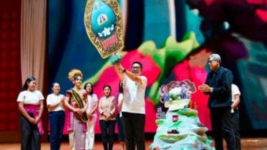 Bupati Wayan Adi Arnawa bersama Ketua TP. PKK Nyonya Rasniathi Adi Arnawa menghadiri Puncak Perayaan Hari Anak Nasional Kabupaten Badung Tahun 2026 di Balai Budaya Giri Nata Mandala, Puspem Badung