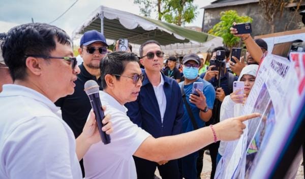 Bupati Wayan Adi Arnawa bersama Wabup Bagus Alit Sucipta meninjau Proyek Jalan Lingkar Barat d