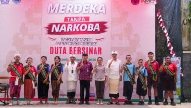 Bunda Anti Narkoba Kabupaten Badung, Nyonya Rasniathi Adi Arnawa saat acara bertajuk “Merdeka Tanpa Narkoba” di Mie Kober Dalung, Kuta Utara