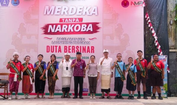 Bunda Anti Narkoba Kabupaten Badung, Nyonya Rasniathi Adi Arnawa saat acara bertajuk “Merdeka Tanpa Narkoba” di Mie Kober Dalung, Kuta Utara