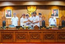 Bupati Wayan Adi Arnawa saat Rapat Paripurna DPRD Badung di Ruang Utama Gosana, Gedung DPRD Badung