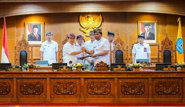 Bupati Wayan Adi Arnawa saat Rapat Paripurna DPRD Badung di Ruang Utama Gosana, Gedung DPRD Badung