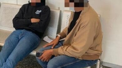 Dua Warga Negara Asing (WNA) diamankan diduga menampilkan tindakan asusila di kawasan permukiman warga, Jalan Pantai Berawa, Desa Tibubeneng