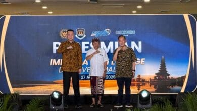 Foto bersama usai peresmian Immigration Lounge Discovery Mall