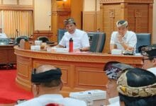 Ketua DPRD Badung I Gusti Anom Gumanti saat memimpin rapat kerja membahas KUA-PPAS Perubahan 2026
