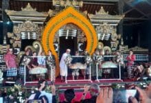 Pembukaan Tanah Lot Art and Food Festival VII ditandai dengan membunyikan okokan