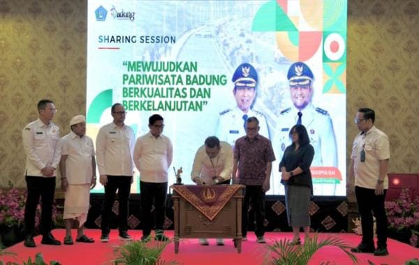 Bupati Wayan Adi Arnawa bersama Wabup Bagus Alit Sucipta saat acara Sharing Session bertajuk Mewujudkan Pariwisata Badung Berkualitas dan Berkelanjutan