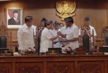 Bupati Wayan Adi Arnawa daan Wabup Bagus Alit Sucipta saat Rapat Paripurna DPRD Kabupaten Badung di Ruang Sidang Utama Gosana, Kantor DPRD Badung