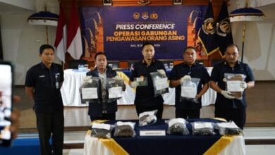 Konferensi pers operasi gabungan pengawasan orang asing terkait kasus dugaan prostutusi