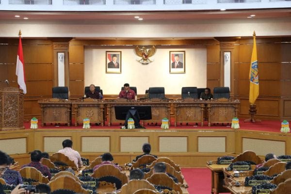Rapat Paripurna DPRD Provinsi Bali Gubernur Koster Sampaikan-RAPBD Tahun Anggaran 2027