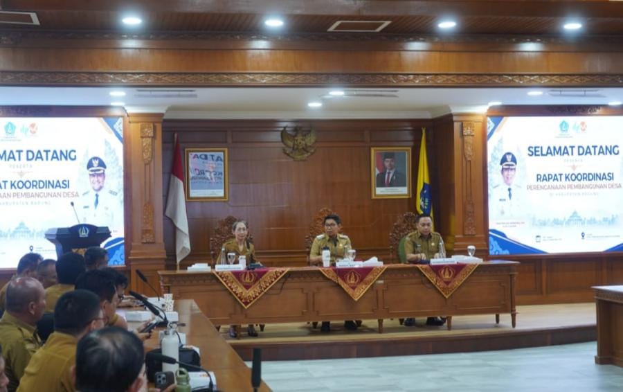 Bupati Wayan Adi Arnawa saat Rapat Koordinasi Perencanaan Pembangunan Desa di Ruang Kriya Gosana, Puspem Badung